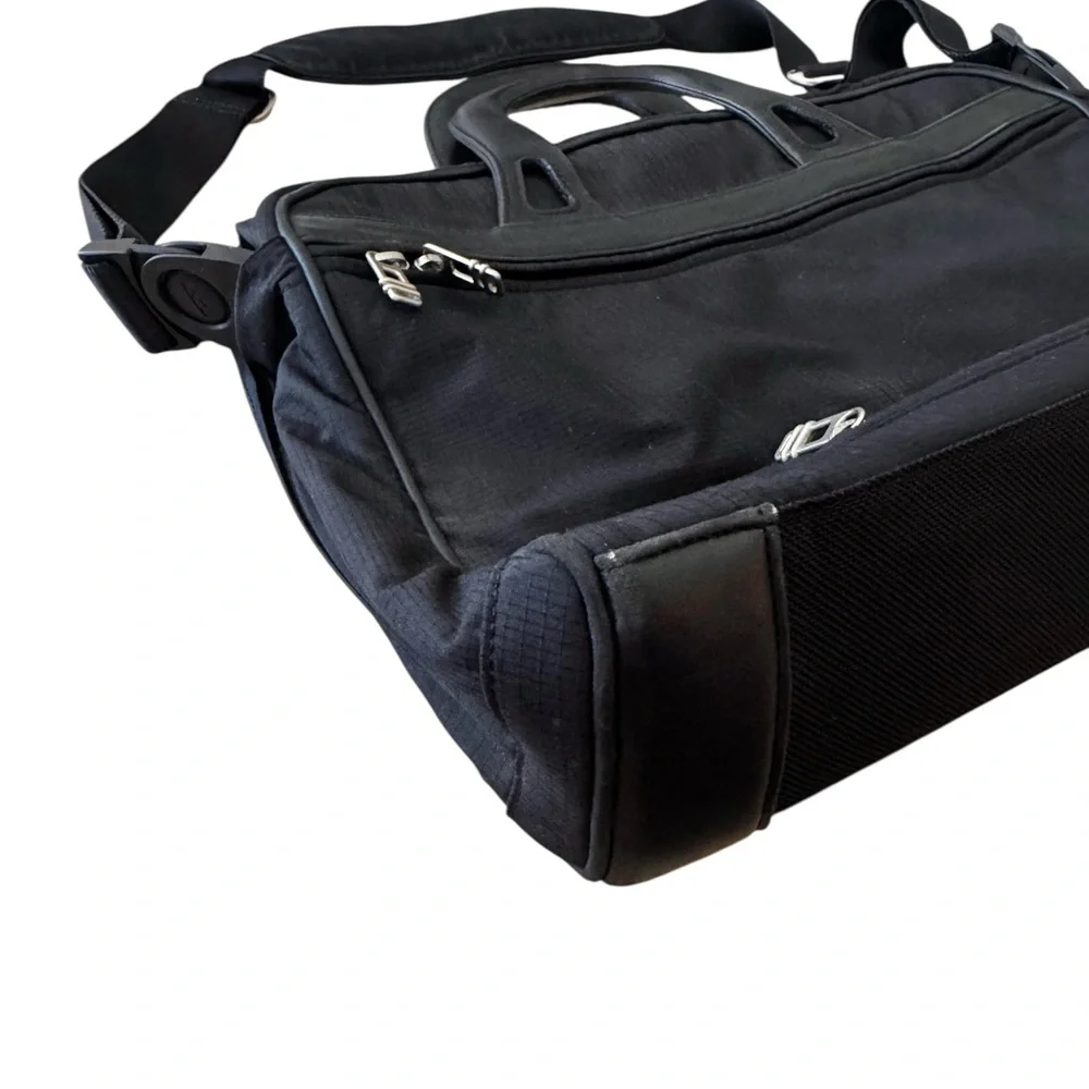 Tumi 2571D Black Nylon Leather Laptop Shoulder Top Handel Travel‎ Messenger Bag